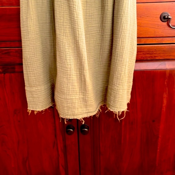 Amadi dress size medium. - Picture 4 of 5